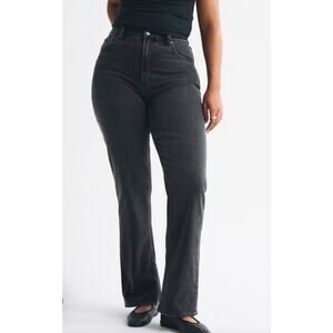 Abercrombie & Fitch Curve Love Ultra High Rise 90s Straight Jean Black Plus 24L